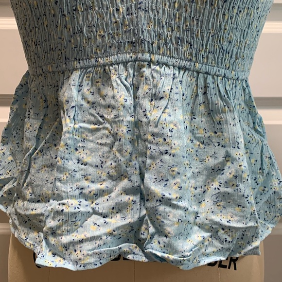 NWT ruched floral top with shoulder cap short sleeves and ballerina neckline - Picture 4 of 12